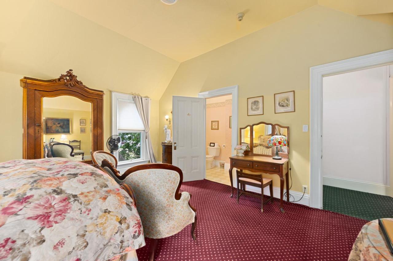 The Gables Wine Country Inn Санта Роза Екстериор снимка