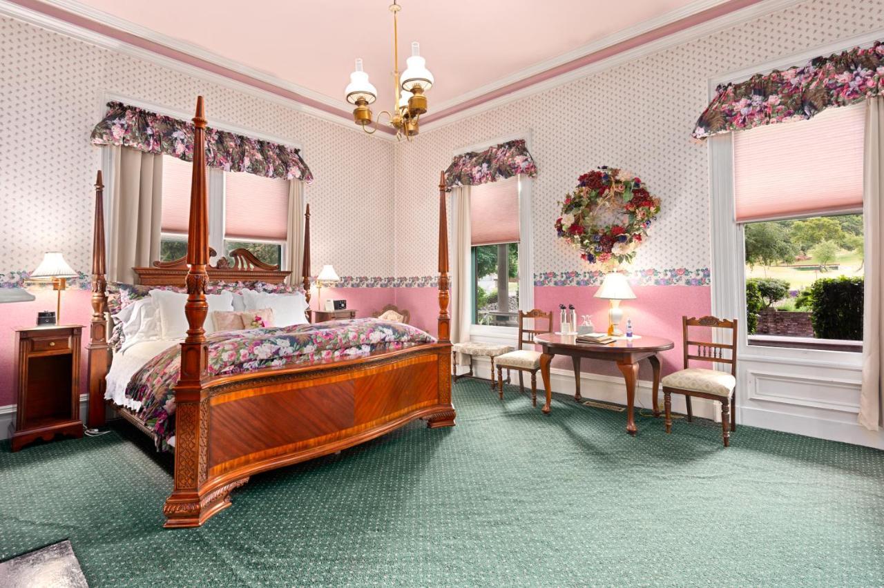 The Gables Wine Country Inn Санта Роза Екстериор снимка